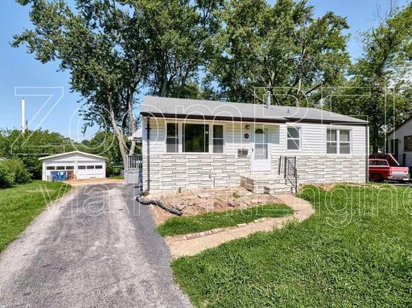 3361 Delta Dr, Saint Ann, MO 63074