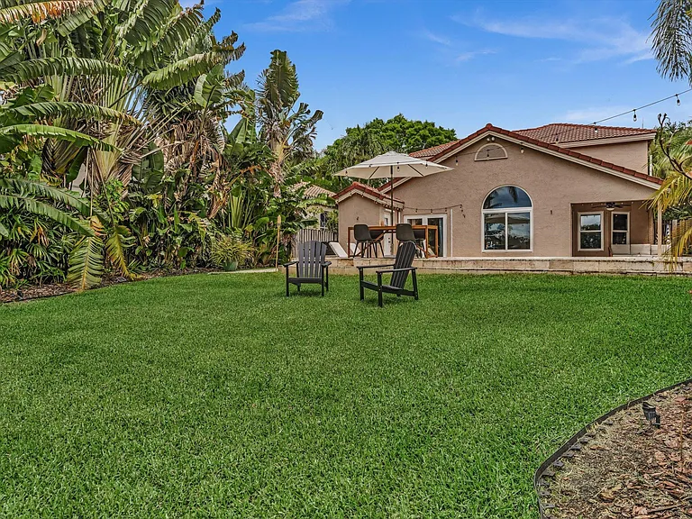 10310 Santiago St — Photo 42