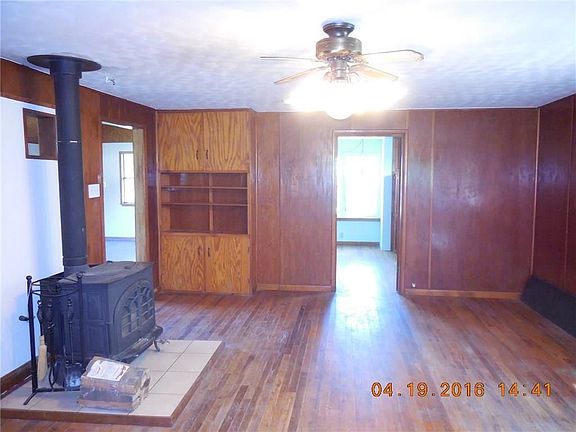 5th image of 9 Menominee Dr