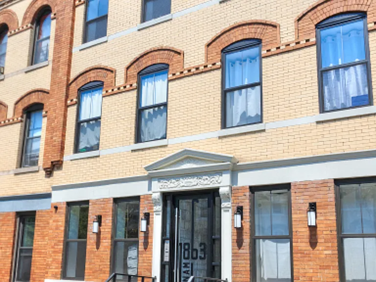 1863 Putnam Ave #2R — Photo 9