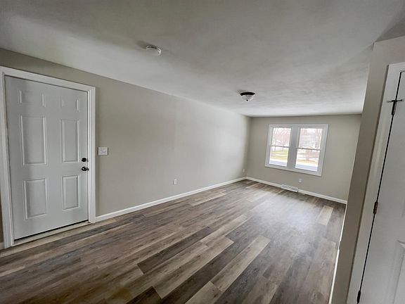 2nd image of 4989 Driftwood Dr
