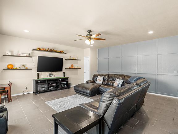 4th image of 4913 Adrian Campos St