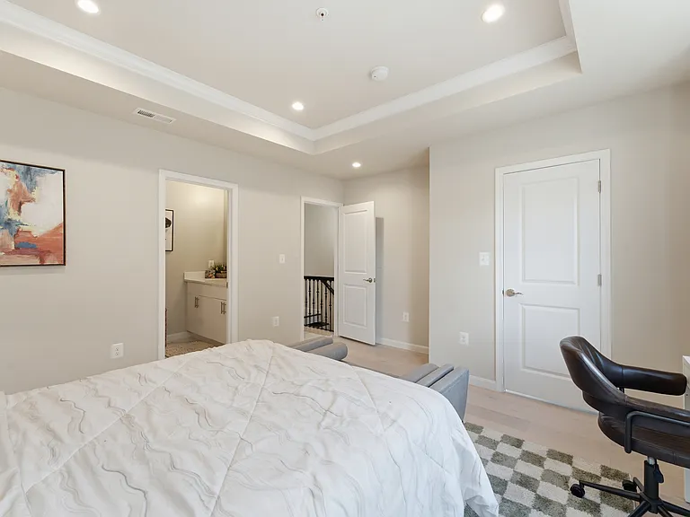 Primary suite
