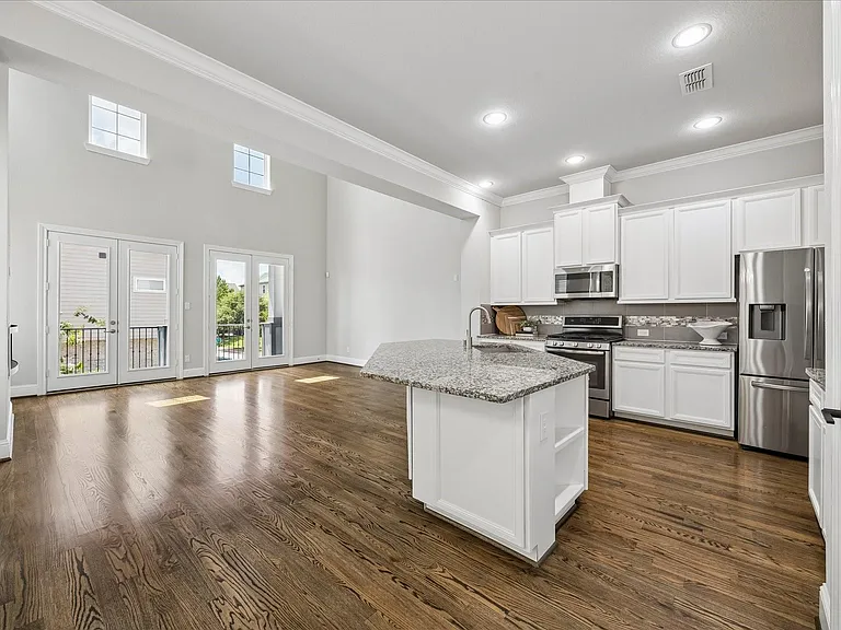 1704 Oak Leaf Pass Dr — Photo 14