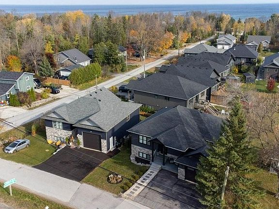 2nd image of 30 Lakeshore Rd