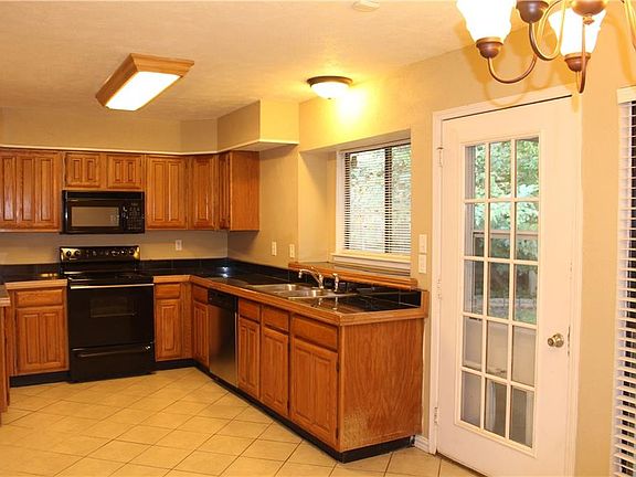 5th image of 9226 Grant Dr