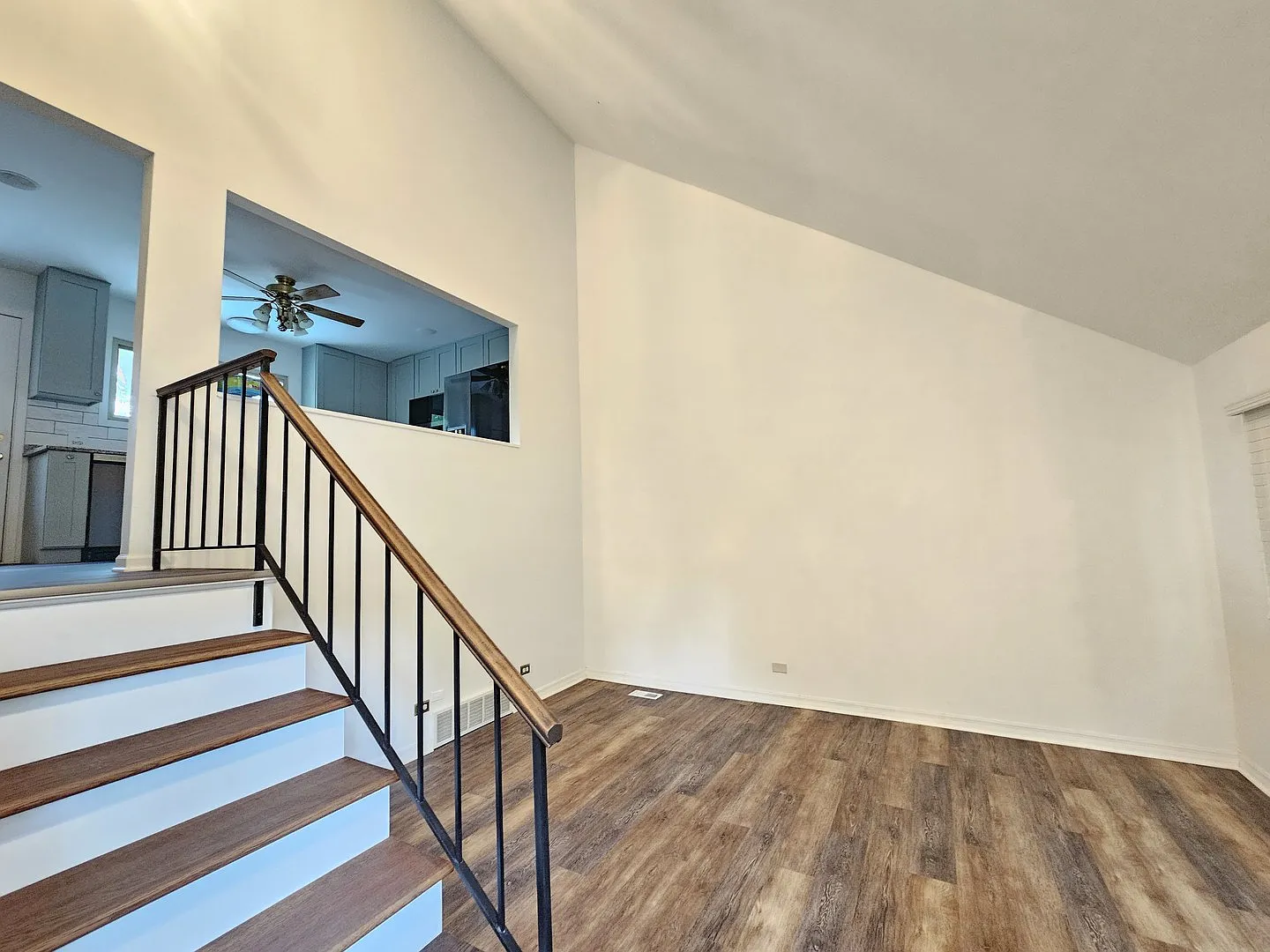 3 bed, 1.5 bath, 1014 sqft, $2,800 — Photo 3
