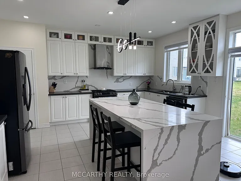 451 Black Cherry Cres — Photo 11
