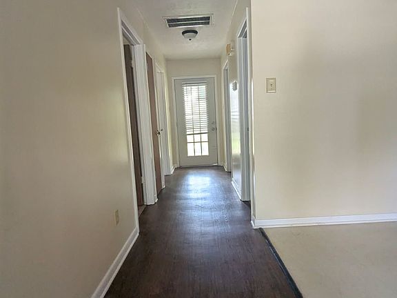 4th image of 1008 Hardwood Ln