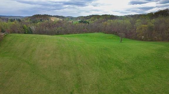 2nd image of 465 Catawba Ln