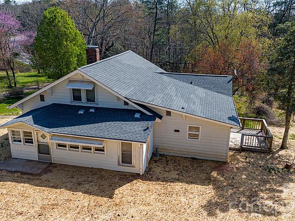 4th image of 761 Amherst Rd