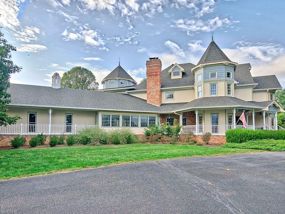 1st image of 485 Emerald Blvd #21