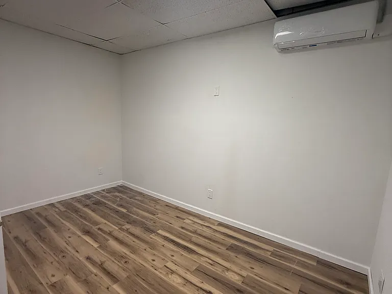 2321 Arctic Ave #1 — Photo 4
