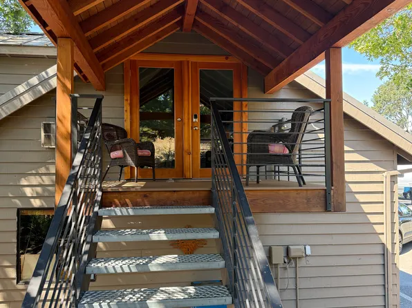 190 Rio Vista Dr, White Salmon, WA 98672