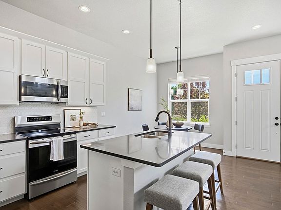 3rd image of 1690 W 50th St