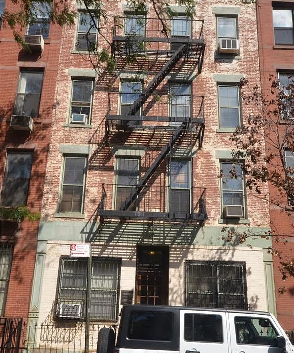 1st image of 433 W 48th St APT 3W
