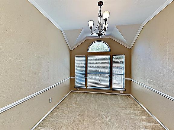 3rd image of 616 Delores Dr