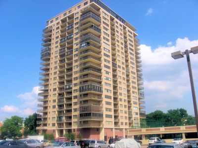1203 River Rd APT 2H, Edgewater, NJ, 07020