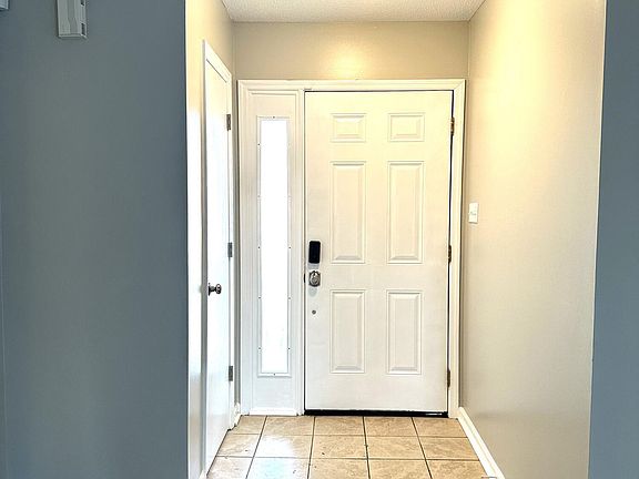 3rd image of 124 Broadleaf Drive