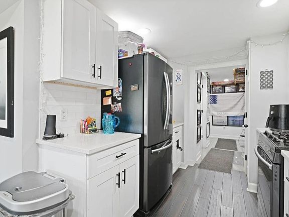 4th image of 4904 76th St