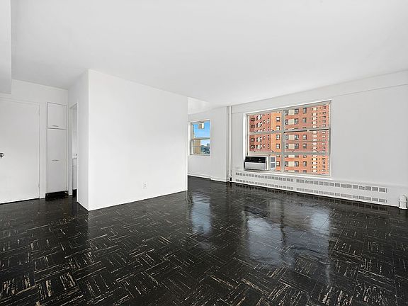 5th image of 80 La Salle St APT 13C
