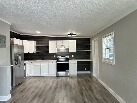 3rd image of 950 Balch Ave #950