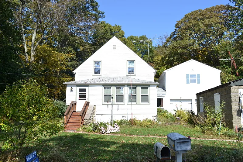 5 Larson Ln photo 1