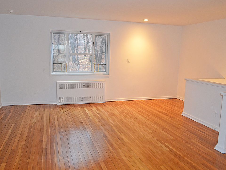 1st image of 22706 Stronghurst Ave