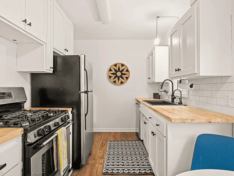 1818 Cleveland St NE — Photo 13