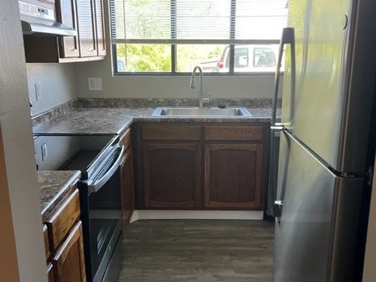 1317 Cora Ln — Photo 10