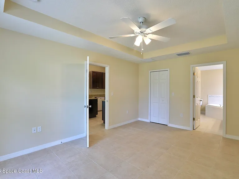 743 Breakwater Ter — Photo 23
