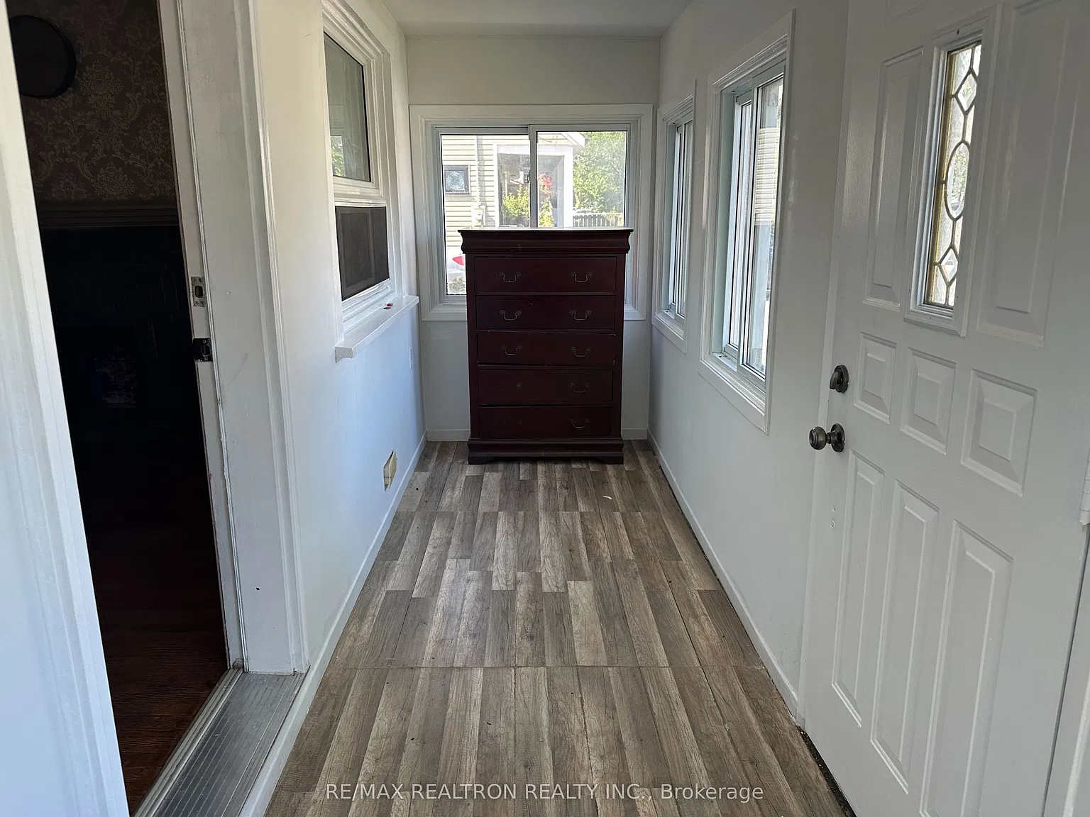 2 bed, $1,900 — Photo 2