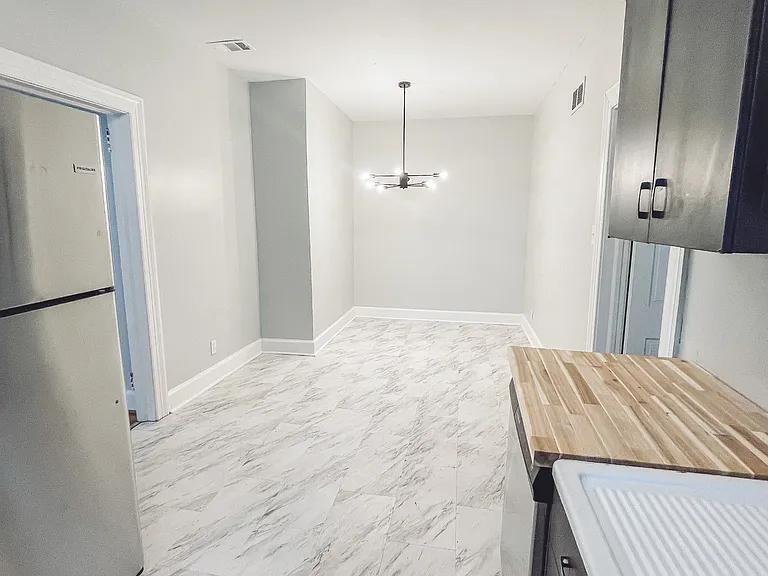 1219 Eberhart Ave #2 — Photo 5