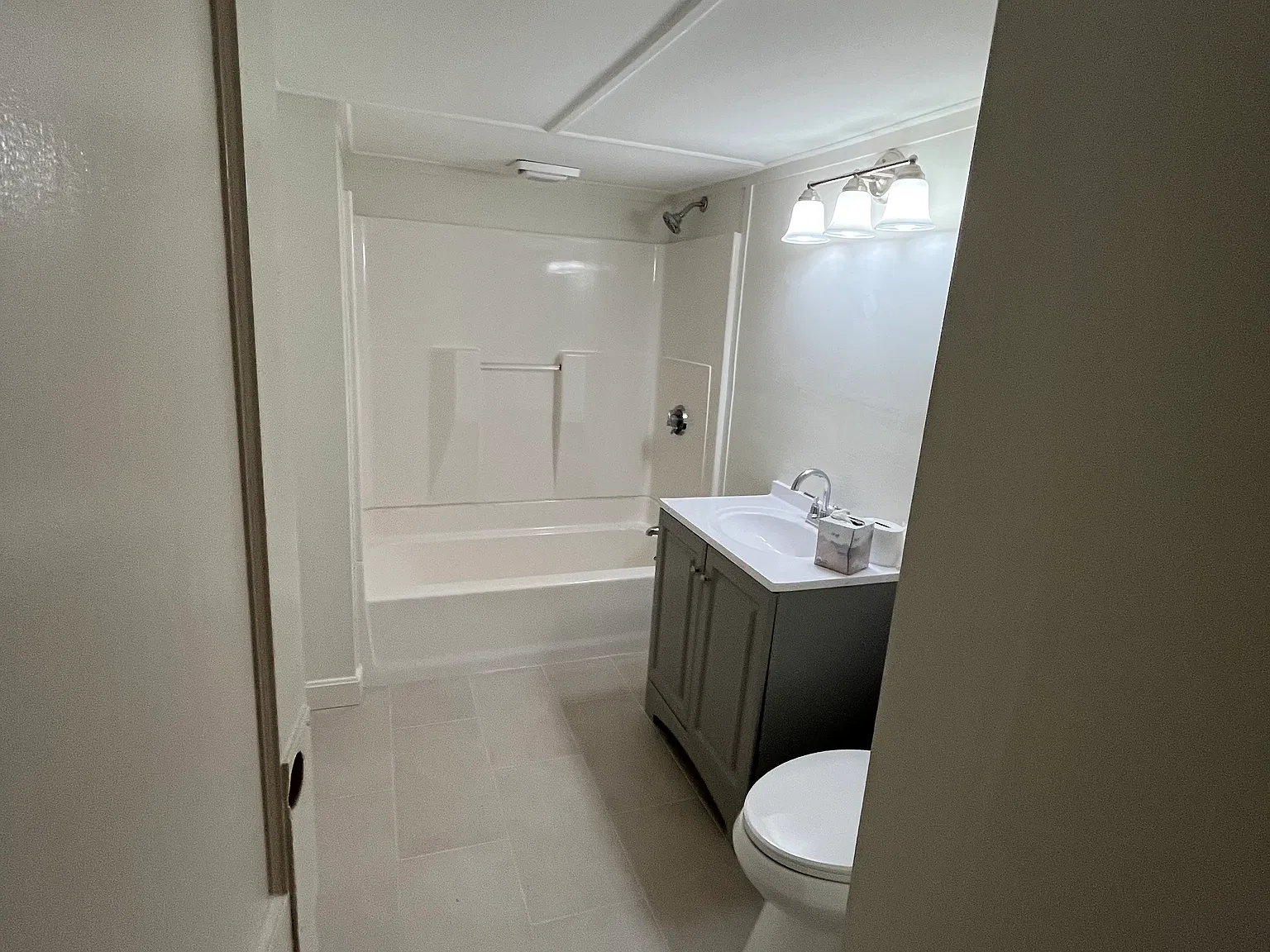 3 bed, $3,000 — Photo 4