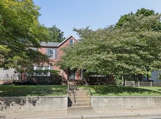 166 Crescent Ave, Waldwick Boro, NJ 07463