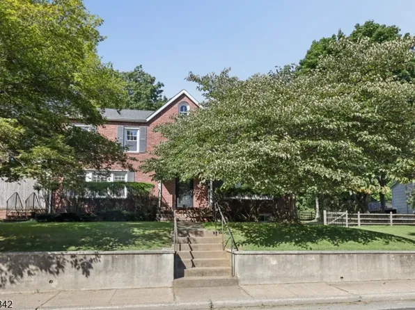 166 Crescent Ave, Waldwick Boro, NJ 07463