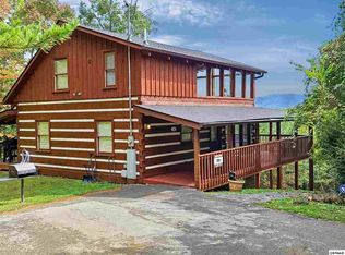 1754 Bluff Ridge Rd, Pigeon Forge, TN 37876