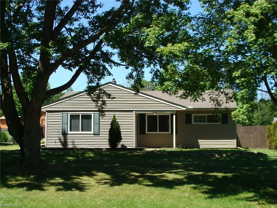 1st image of 636 West Dr