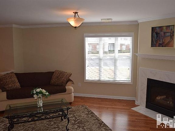 5th image of 4113 Breezewood Dr APT 104