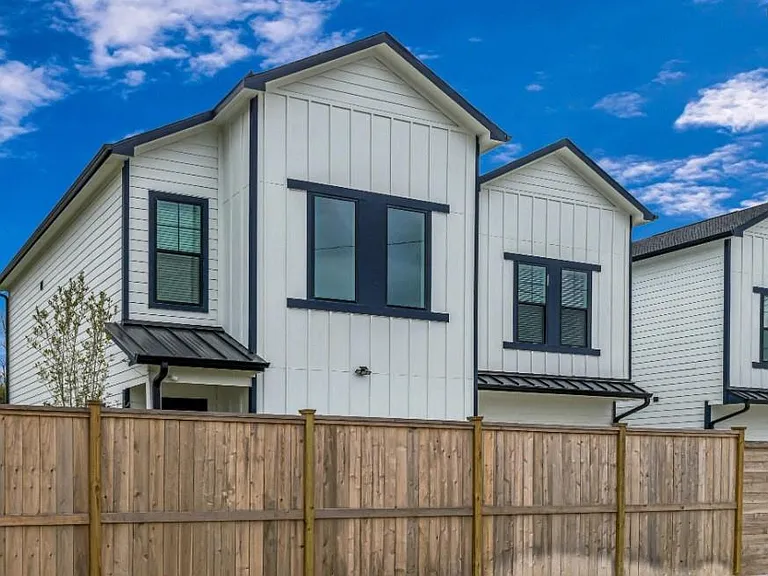 2720 Spence Rd — Photo 2