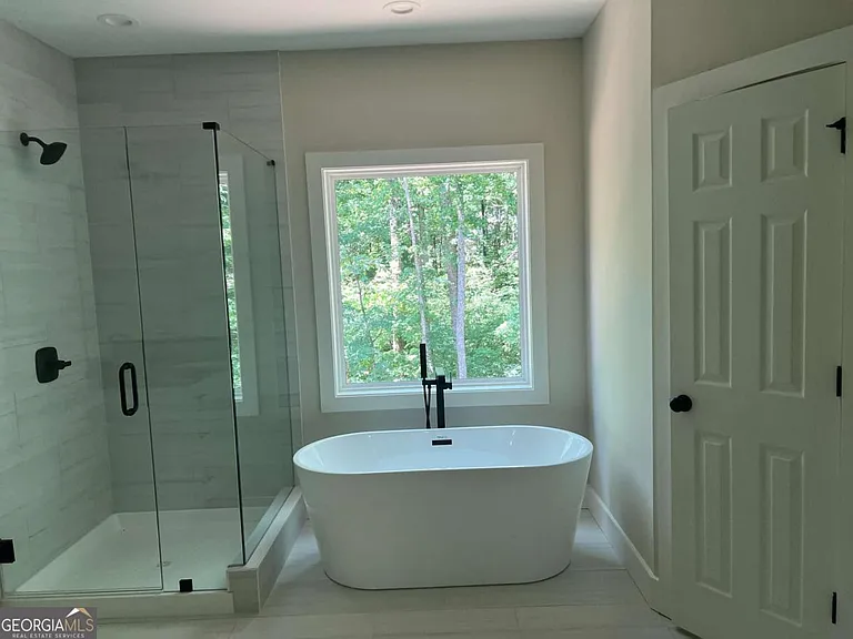 370 Ansley Dr — Photo 10