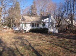 14 Elm St, Hewitt, NJ 07421
