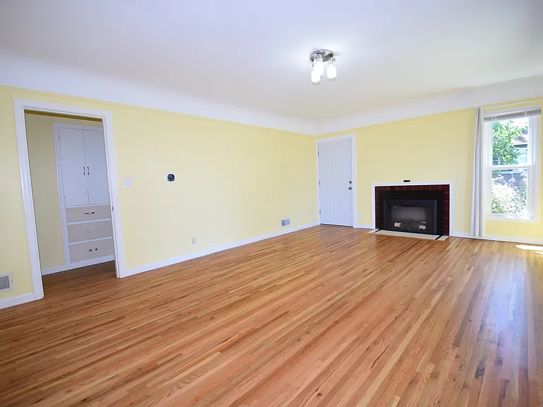 10744 SE 29th Ave — Photo 5