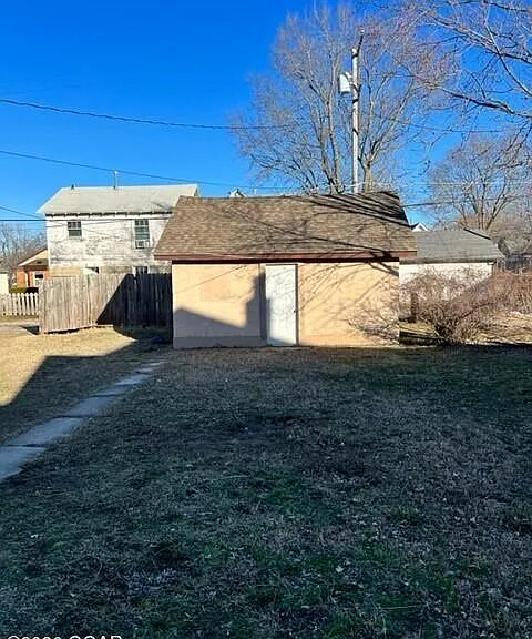 1907 S Picher Ave — Photo 2