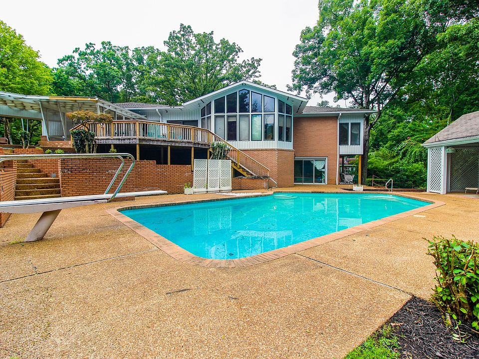 1st image of 205 Hillwood Dr