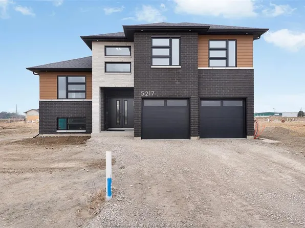 2410 Partington Ave, Windsor, ON N9E 3A8