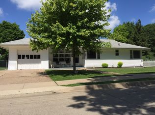 65 N Booth St, Dubuque, IA 52001