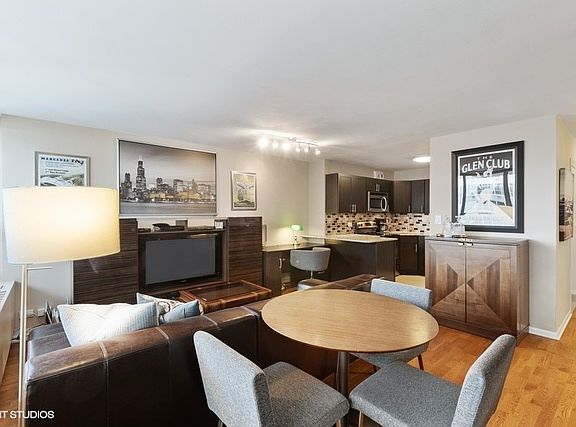 5th image of 3550 N Lake Shore Dr APT 1505