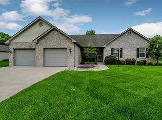 1116 Oak Ln, Maryville, IL