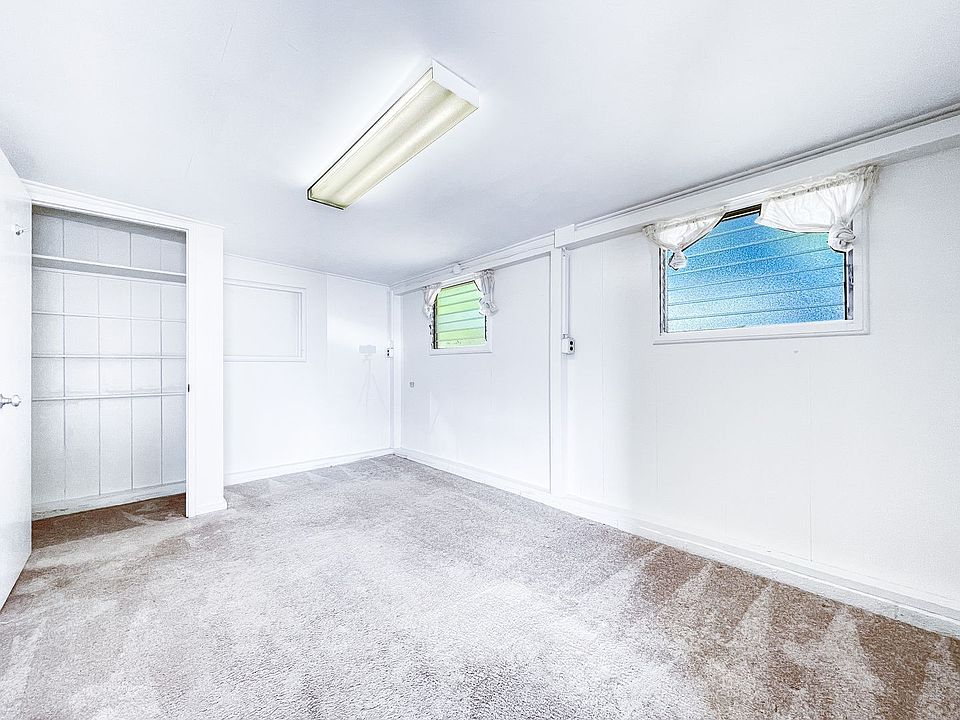 1st image of 906 Upalu St